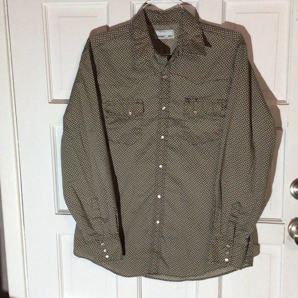 Wrangler Geometric Patterned Tan and Green Men’s Long Sleeve Shirt